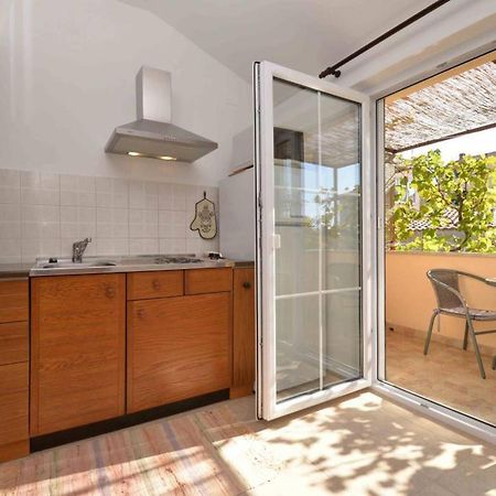 Apartment Pia Murter Exterior photo