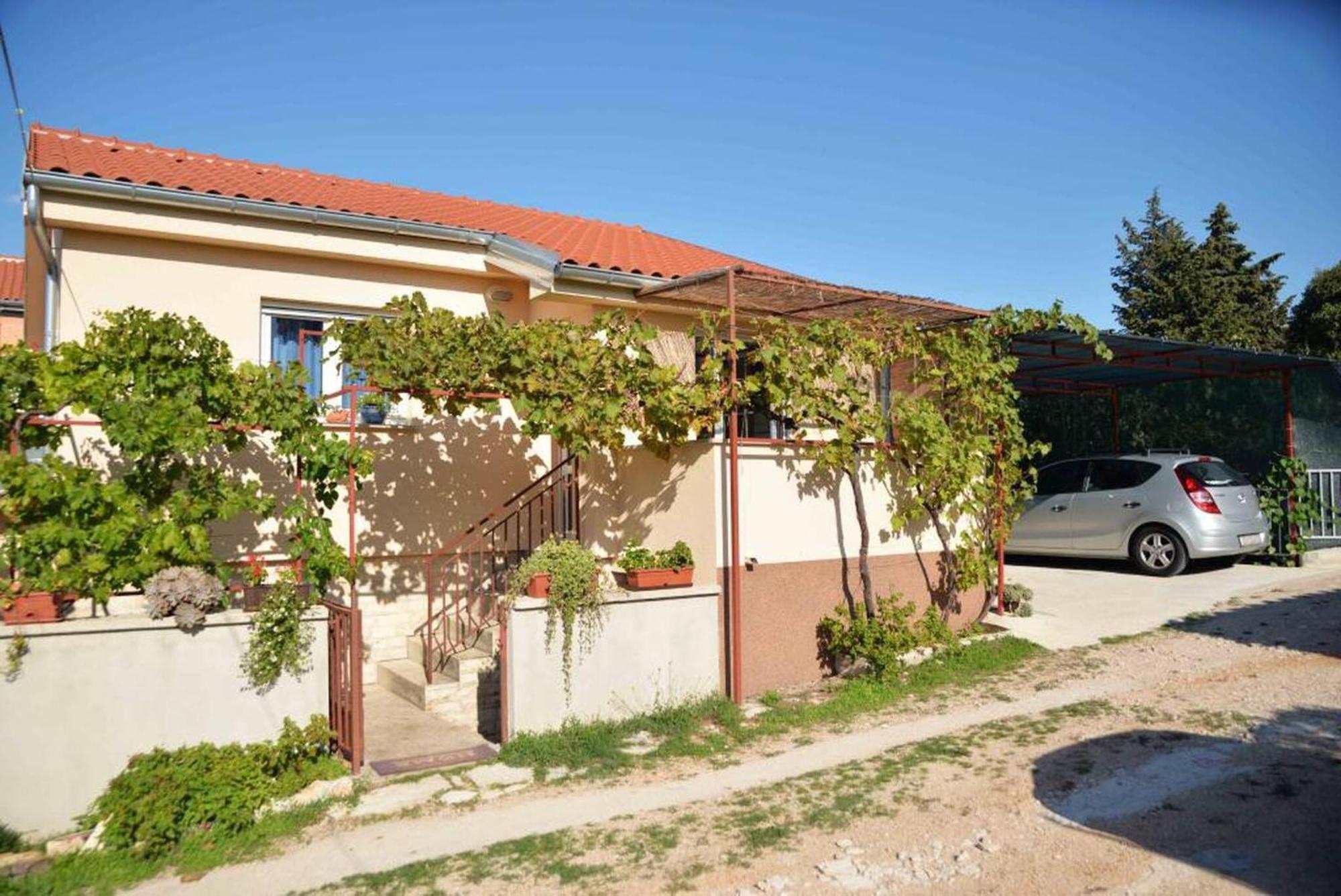 Apartment Pia Murter Exterior photo